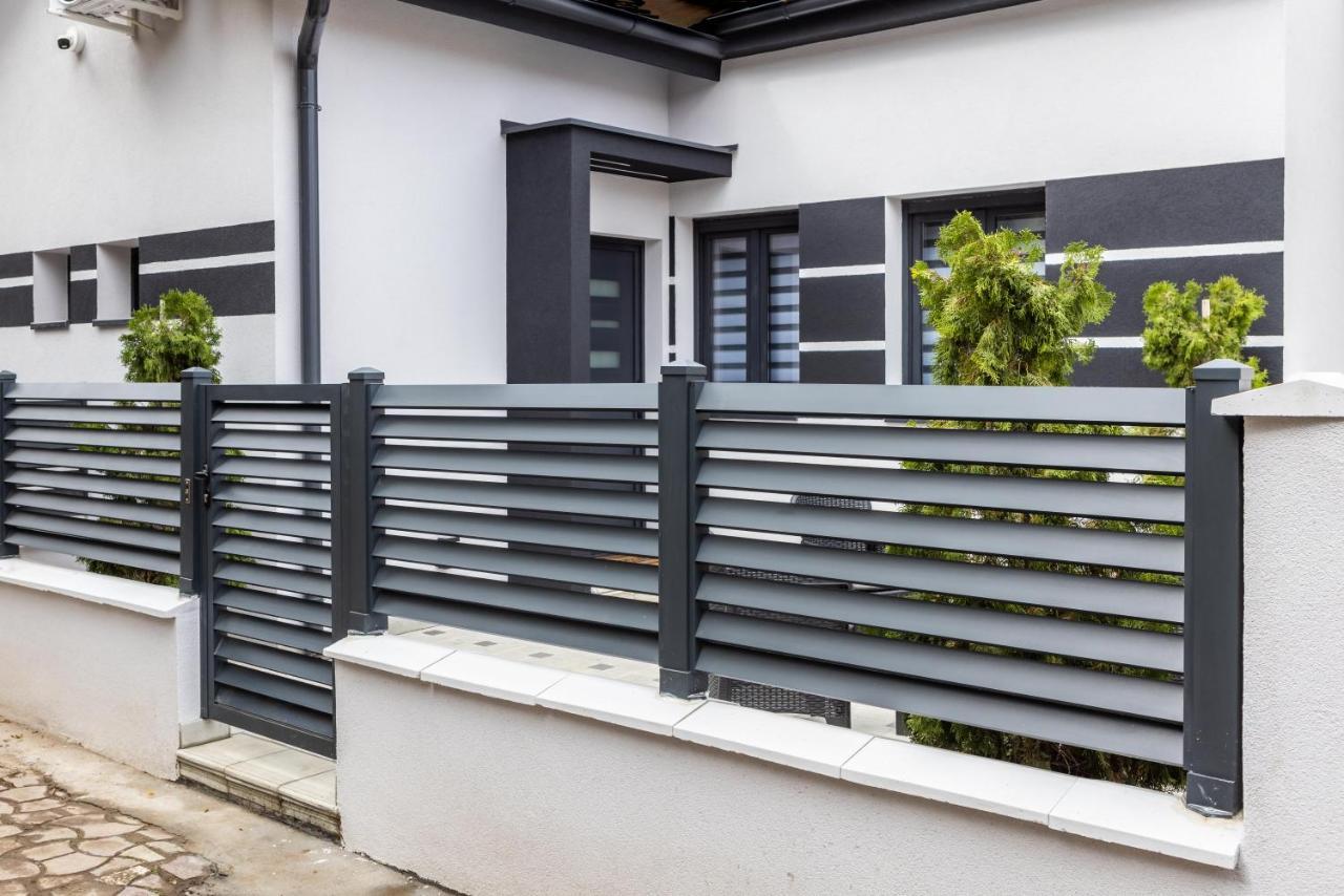Rubikon Free Parking Apartmani Dusanovac 외부 사진