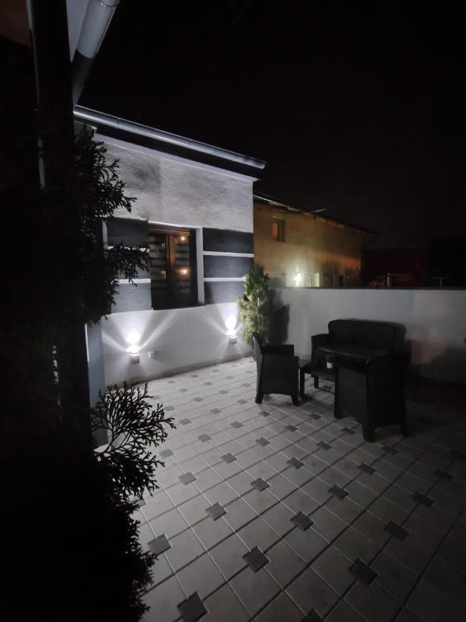 Rubikon Free Parking Apartmani Dusanovac 외부 사진